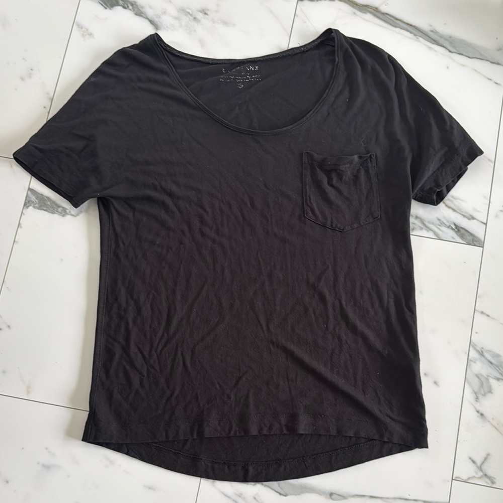 Everlane Black Short Sleeve scoop neck Tee